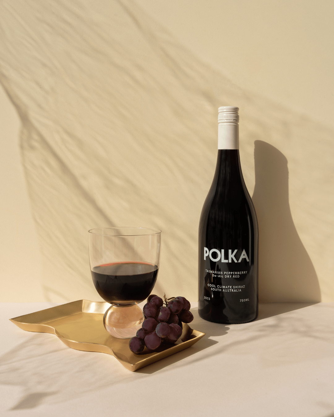 Polka De-Alc Dry Red